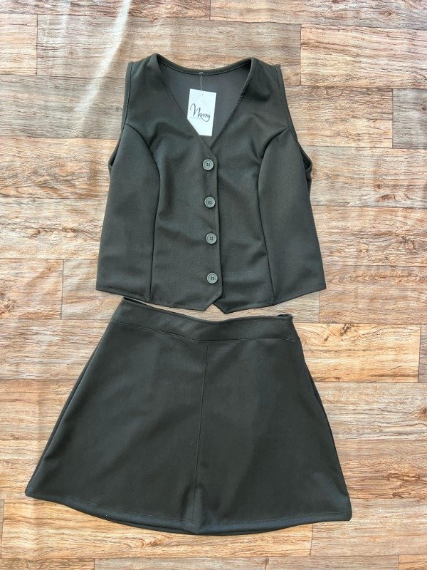 Producto - Conjunto Sastrero gamuzado Pollera + chaleco