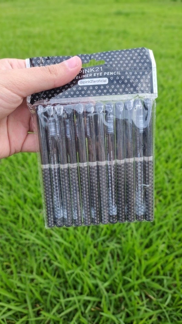 Producto - Delineador retractil negro ojos c/u