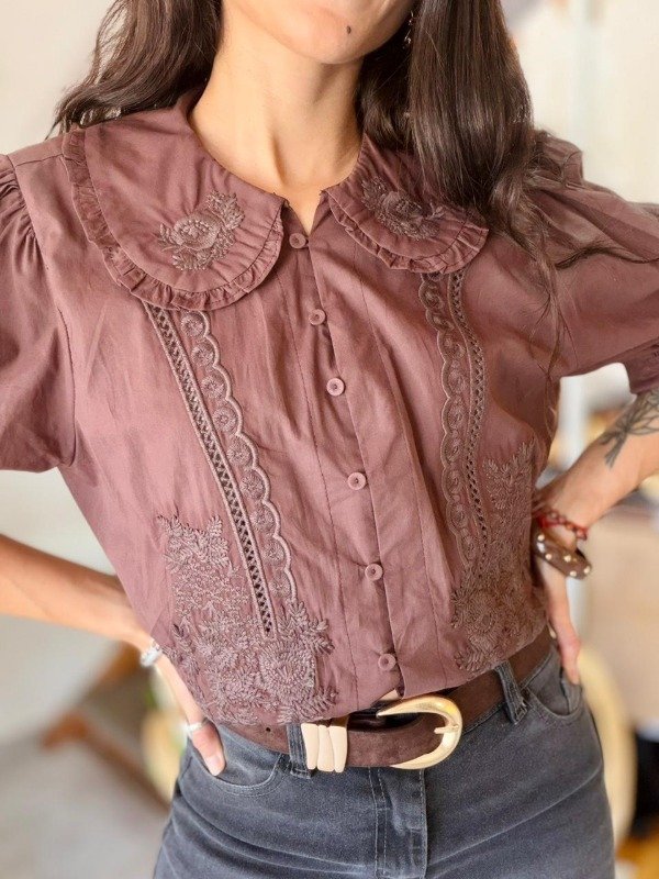 Producto - CAMISA CUELLO BABERO CHOCOLATE - 0