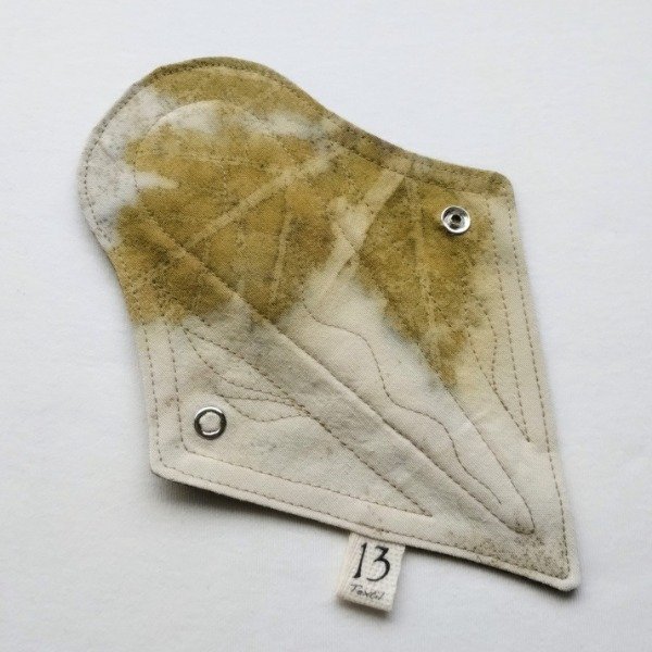 Producto - Toallita Menstrual T1 Less - Estampa Arce - Crudo