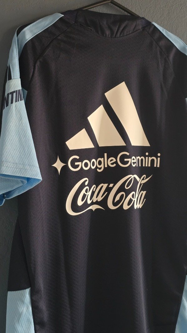 Producto - CAMISETA ARGENTINA ENTRENAMIENTO AZUL 2026 - 5