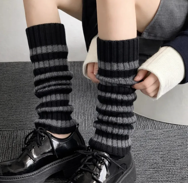 Producto - Polainas Rayadas Gris Y Negro