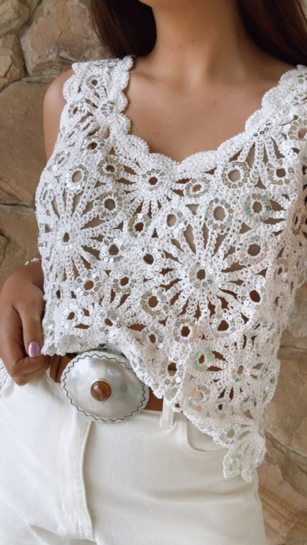 Producto - MUSCULOSA TEJIDA CON LENTEJUELAS