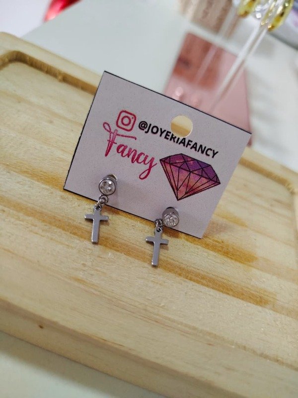 Producto - Aritos cubic cruz