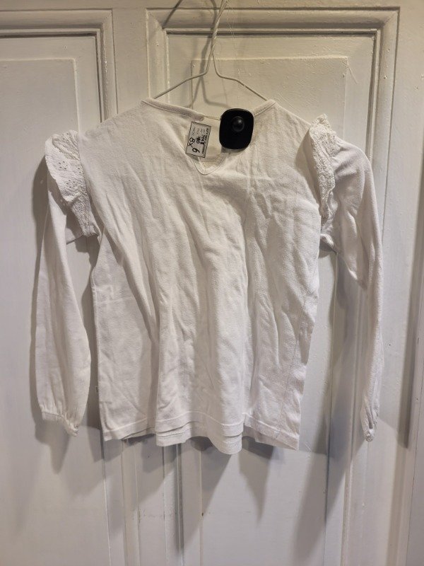 Producto - Remera LE UTTHE blanca con broderie y volados Talle 6 años - PRECIO: 8X - 1