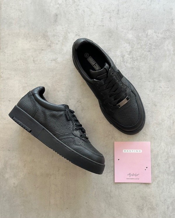 Producto - Ascari Total Black (89990 efvo/transf)