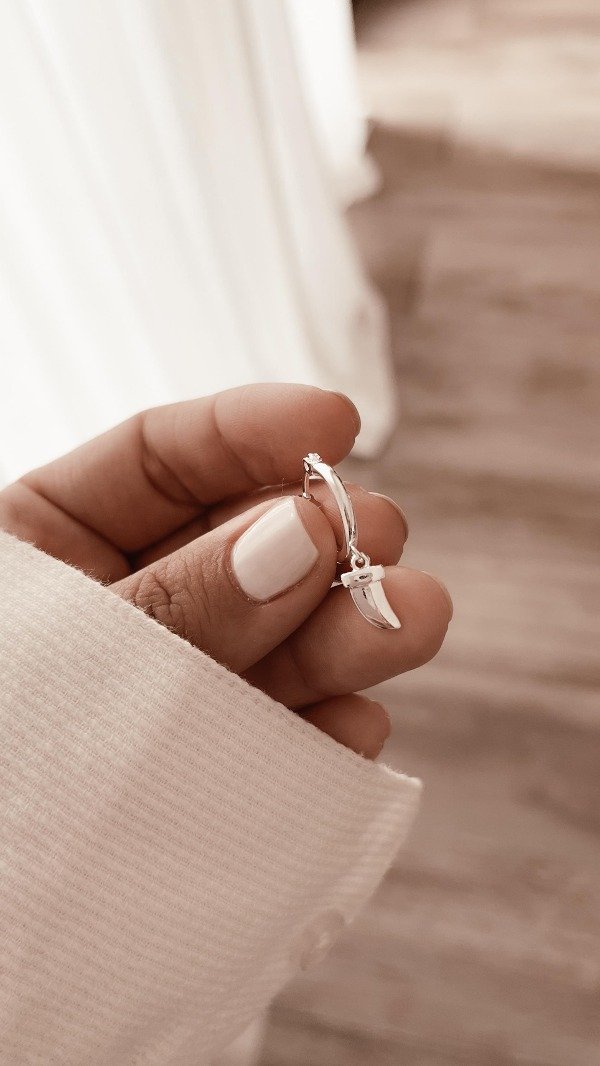 Producto - Argollas Denisse con dije de cuerno vikingo AB