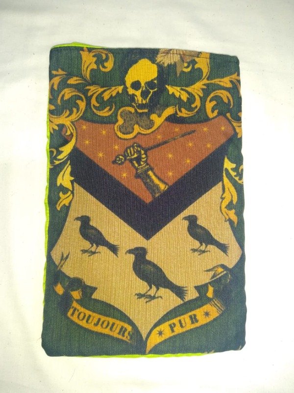Producto - Portalibro escudo Flia Black