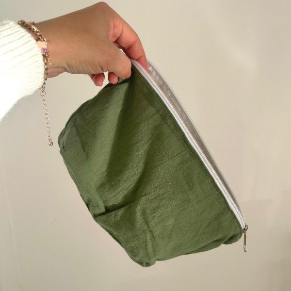 Producto - NECESER GASA ARRUGADA CON CIERRE