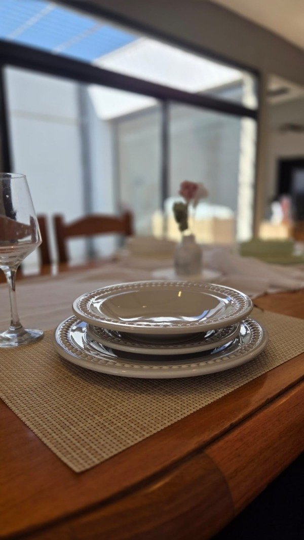 Producto - Juego de vajilla x 18 piezas "Dots"