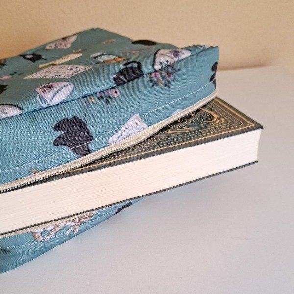 Producto - Neceser Porta Libros Gatitos Verdes IMPERMEABLE - 4