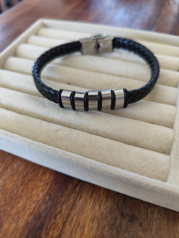 Producto - Pulsera cuero barra acero quirúrgico.