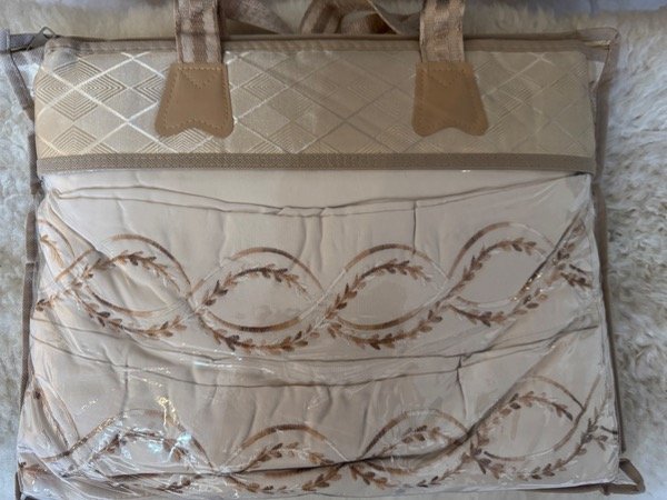 Producto - Juego de sábanas bordadas (crema)