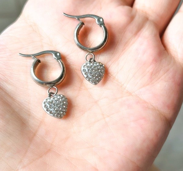 Producto - Argollitas de corazón con strass