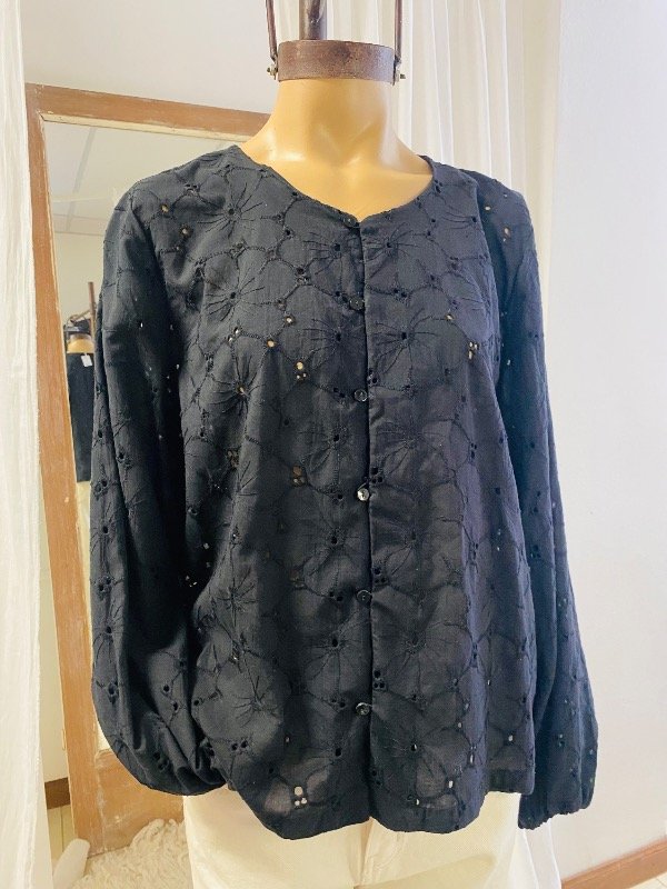 Producto - Camisa Broderie Negra