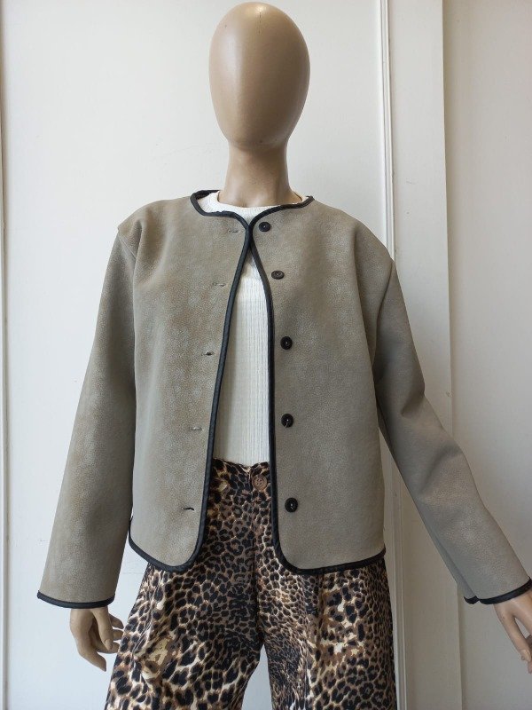 Producto - Saco Cuello Redondo Cuero "Beret" (Art. 6108)