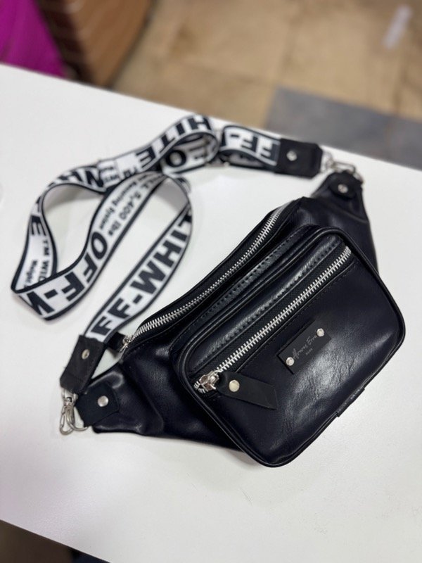 Producto - Riñonera Natty Negra con cinta