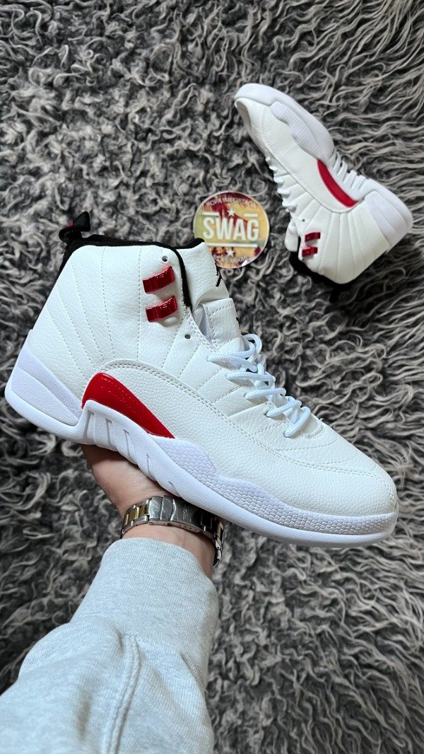 Producto - JORDAN RETRO 12 RED METALLIC
