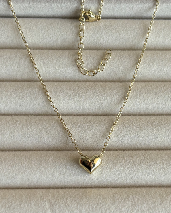 Producto - Cadena con dije corazón de acero dorado 45-50cm