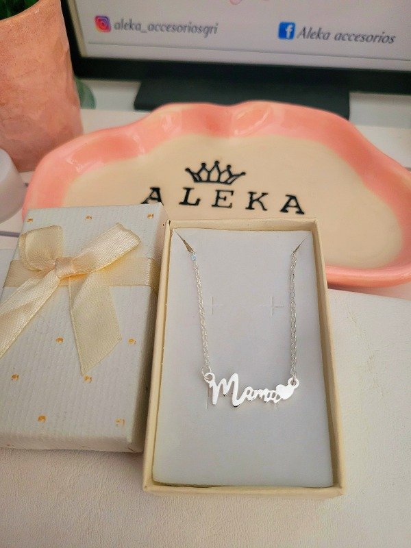 Producto - Collar Mamá de acero blanco
