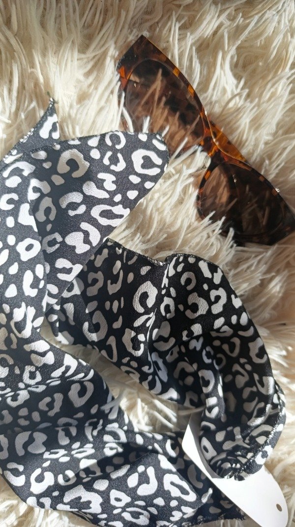 Producto - Pañuelo negro