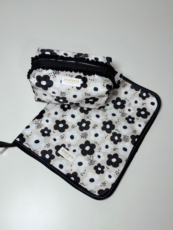 Producto - Organizador A4 y Cartu Cubo- flor blanca y negra