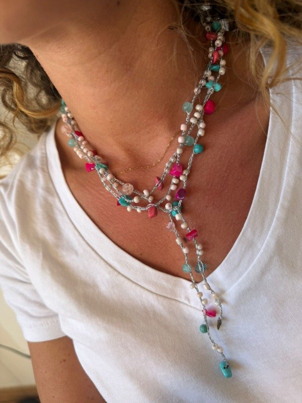 Producto - COLLAR VIBRA - fuxia con turquesa