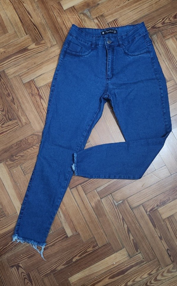 Producto - Jean elastizado tiro medio. Talle 42. CON FALLA, SIN CAMBIO