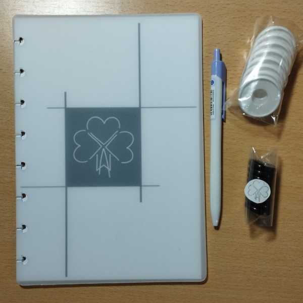 Producto - Cuaderno Minimalista A5 con Discos - 3 al cubo