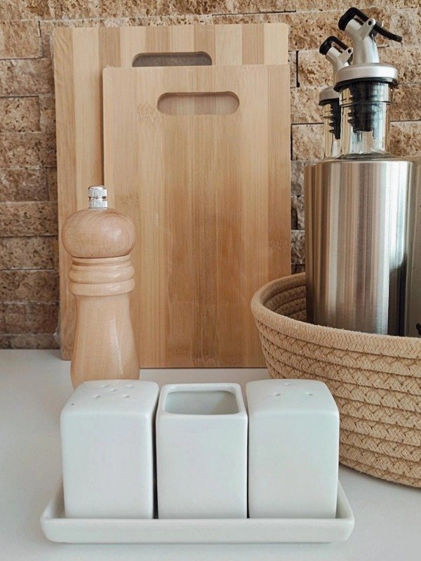 Producto - Set de salero y pimentero con base de cerámica