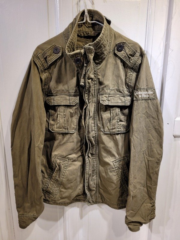 Producto - Campera ABERCROMBIE gabardina verde militar Talle L - PRECIO: 115X