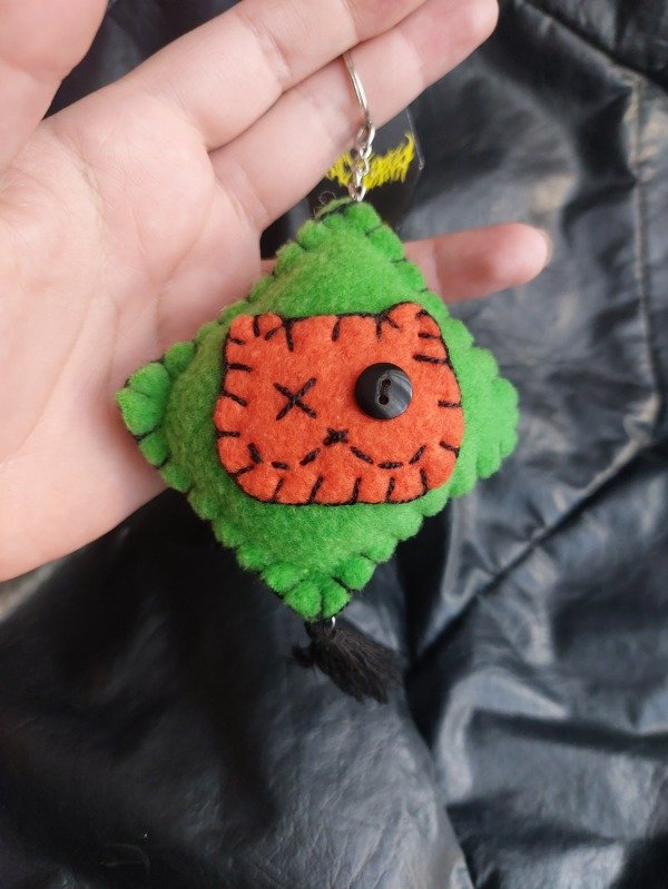 Producto - Llavero Kitten anaranjado y verde