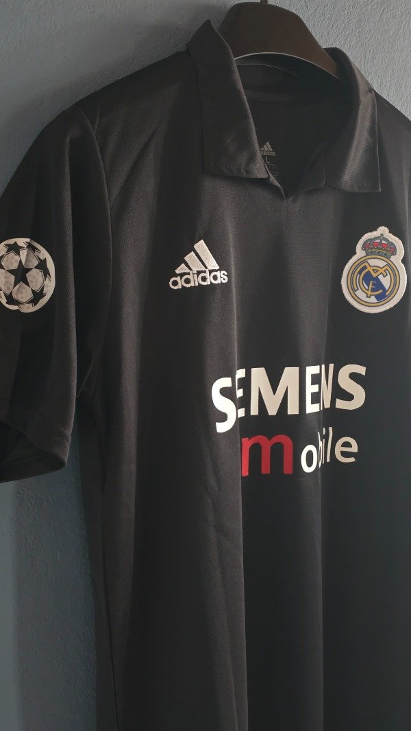 Producto - CAMISETA RETRO REAL MADRID SUPLENTE 2001-02 - 1