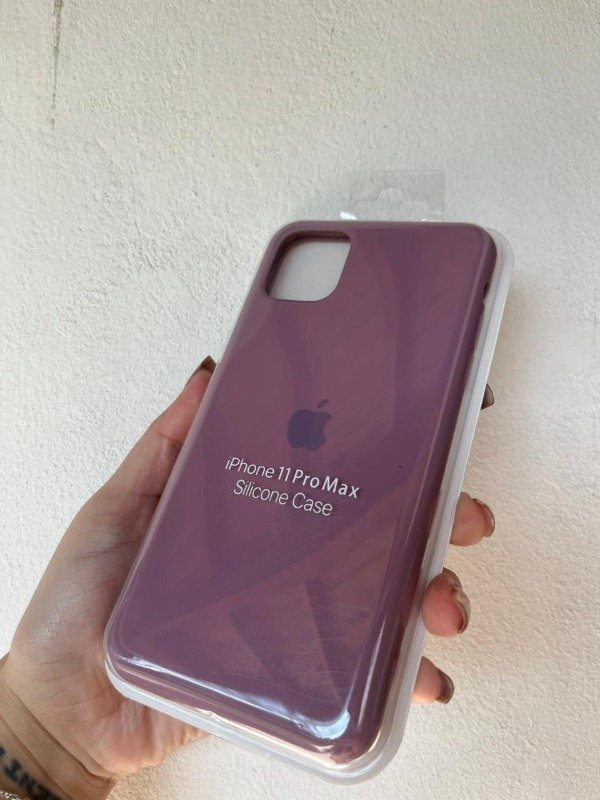 Producto - Iph 11 pro max silicona case con felpa morado