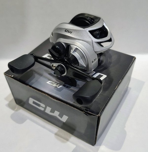 Producto - Reel Bait CW EC 3000 3 Rulemanes Freno 5kg Color Gris Manija Derecha - 4