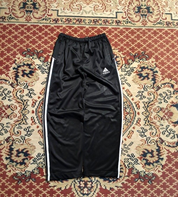 Producto - Pantalón Adidas Retro Bot