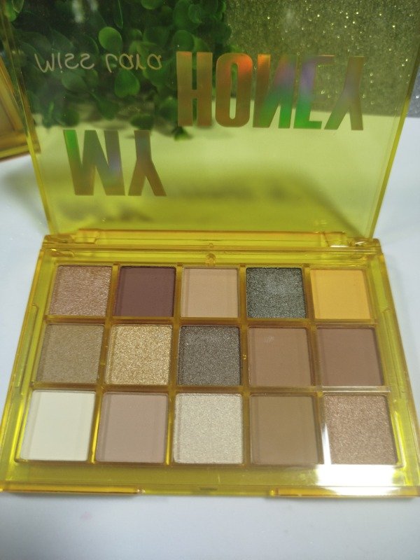 Producto - PALETA 15 SOMBRAS HONEY MISS LARA
