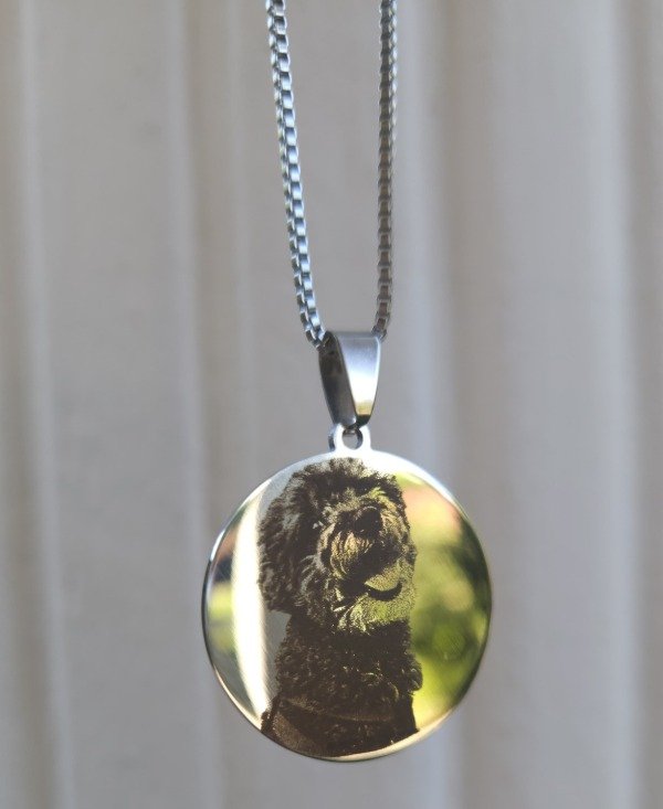 Producto - Collar con dije de 30x30mm de acero plateado