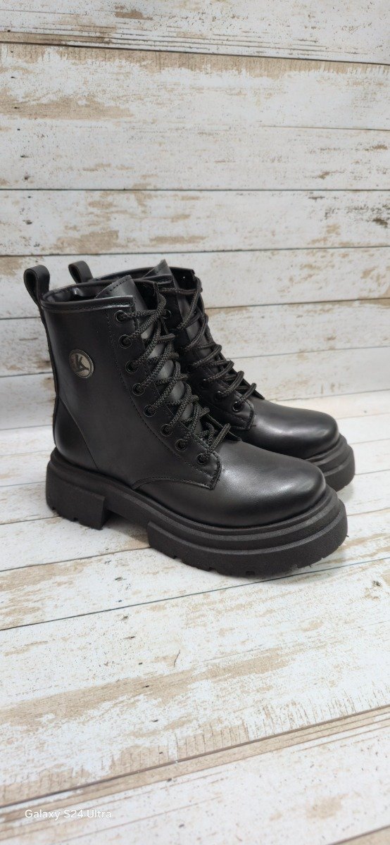 Producto - borcego mediano acordonado negro del 36 al 40 - 0