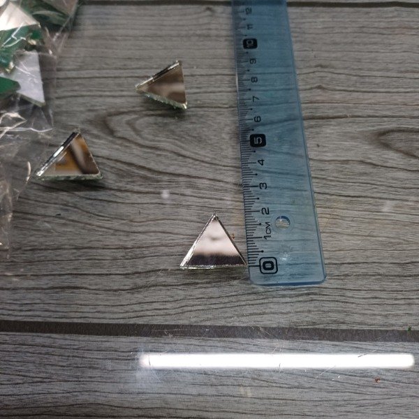 Producto - Triangulo isósceles x 100 gs