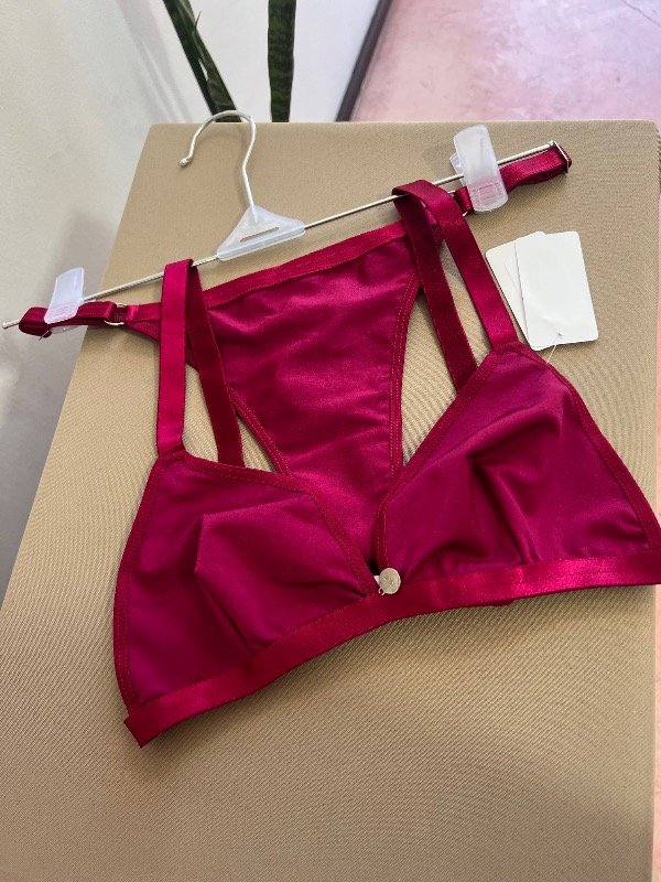 Producto - Conjunto Kaury K218 color Fresa