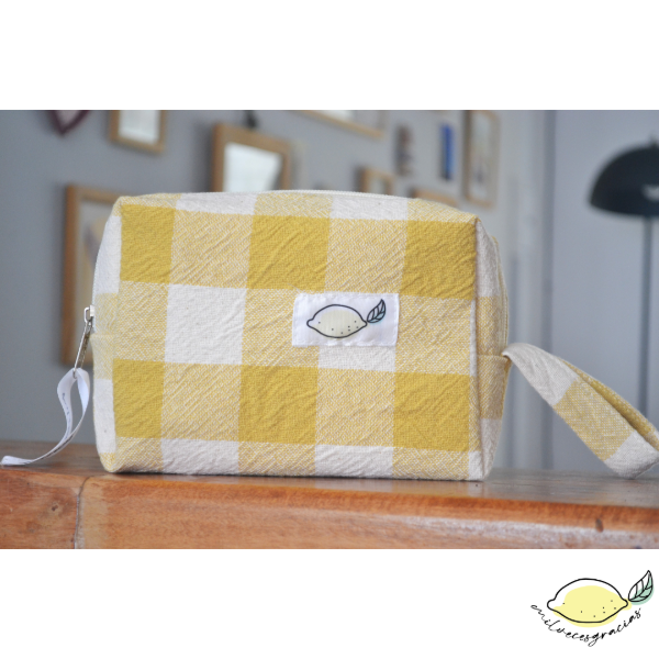 Producto - Neceser Amarillo Cuadrillé