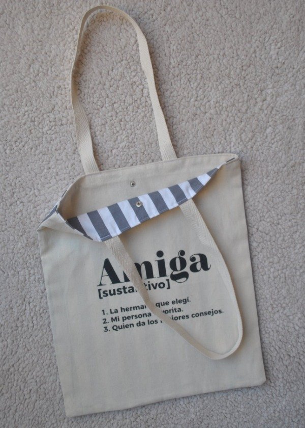 Producto - ToteAmiga Rayado Gris y blanco