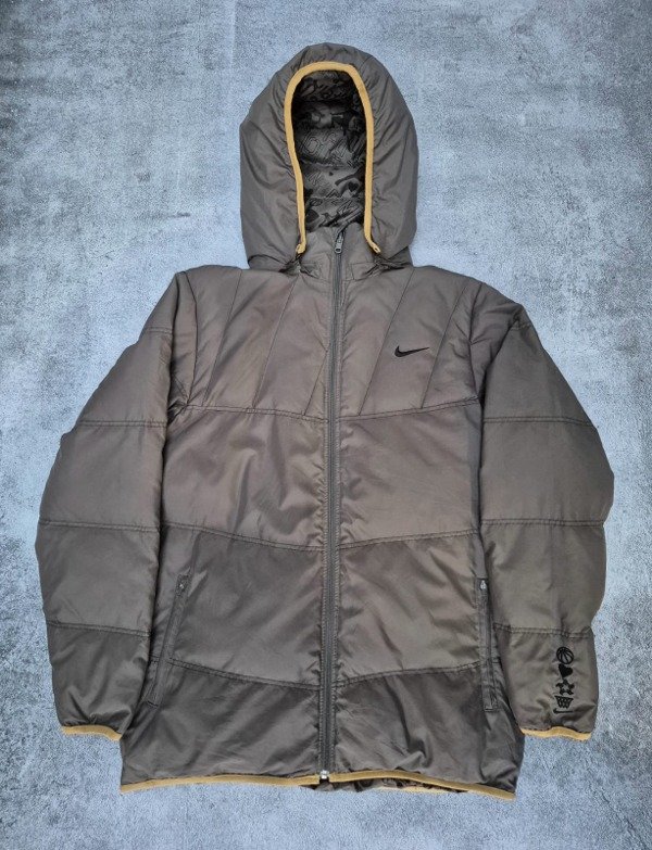 Producto - CAMPERA NIKE BASKETABALL REVERSIBLE 90'