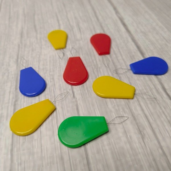 Producto - Enhebrador plástico