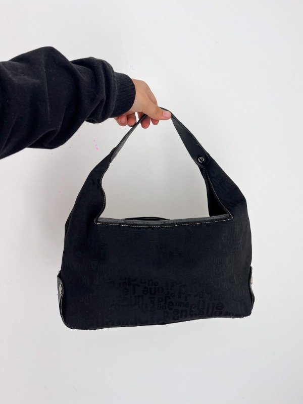 Cartera Prune logo