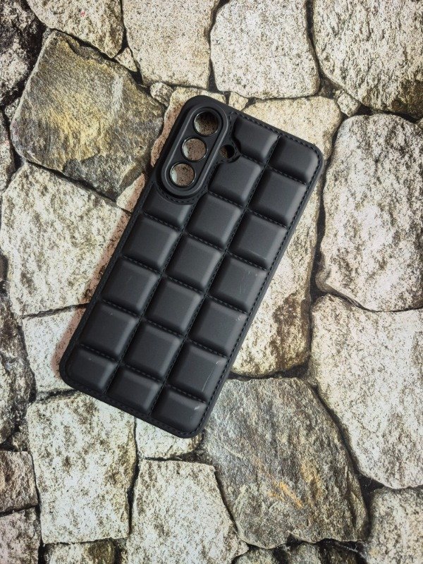 Producto - Funda puffer chocolate Samsung A56 negra