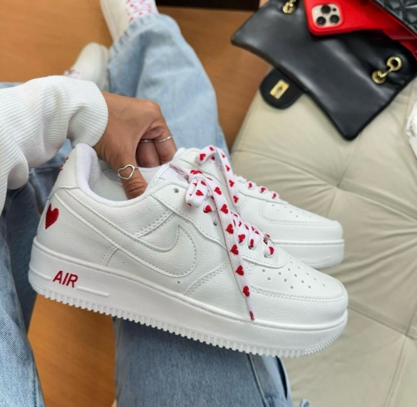 Producto - PREVENTA Nike Force Corazón