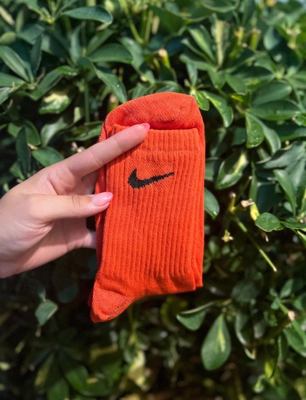 Producto - nike rojo logo negro 3/4