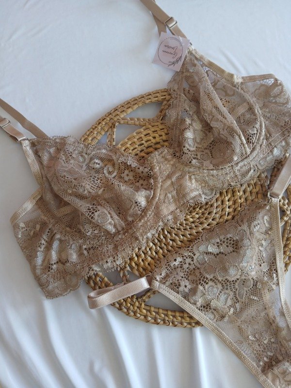 Producto - Conjunto encaje con aro nougat T.95